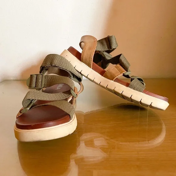 7 MIA sandal - Picture 1 of 4